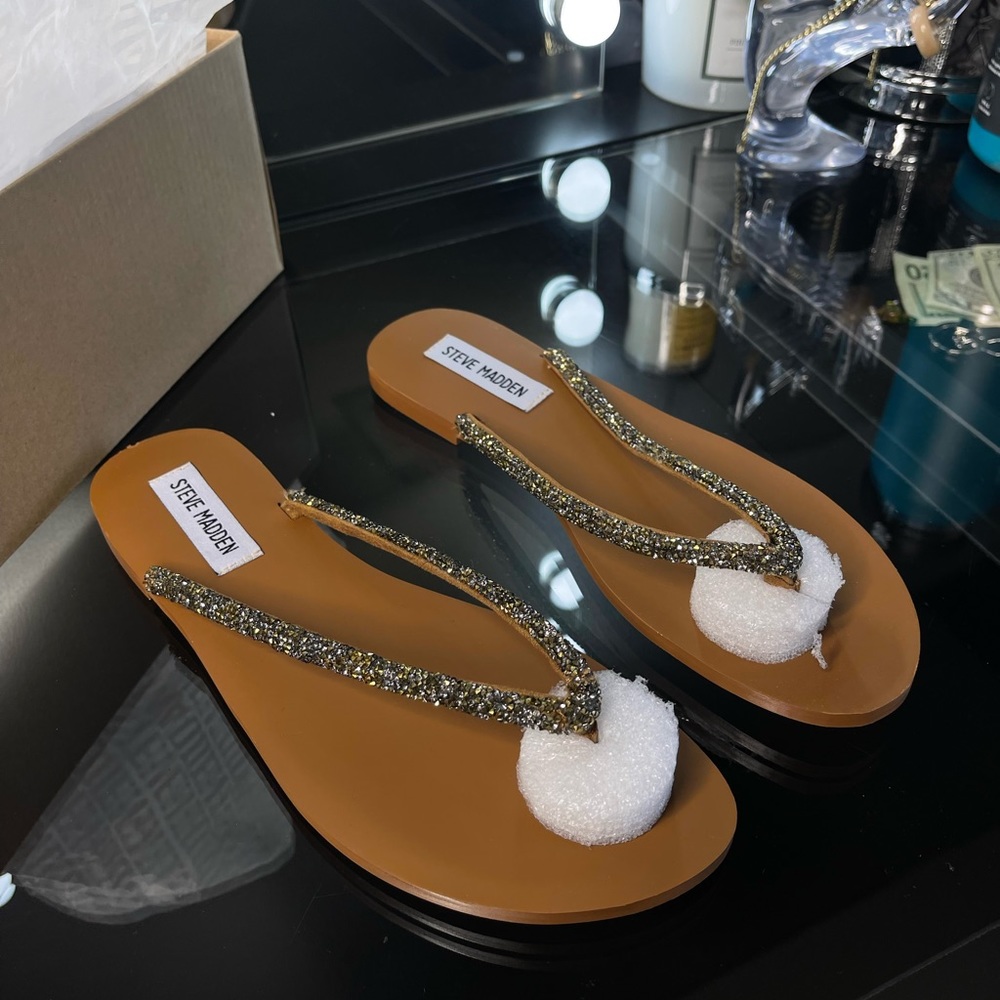 Steve Madden Flip Flops